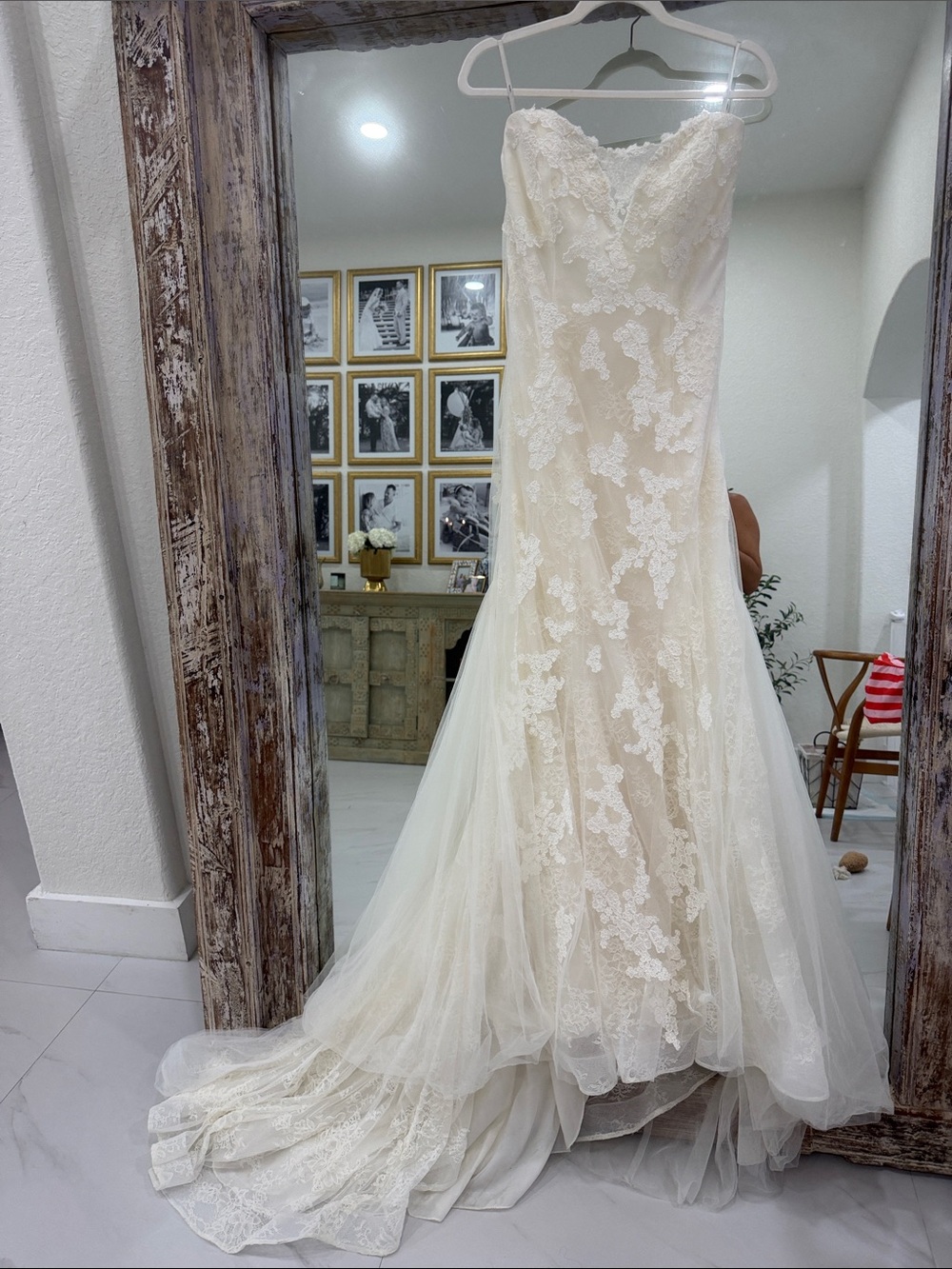 Vera Wang Ivory Bridal Gown with WHITE Label